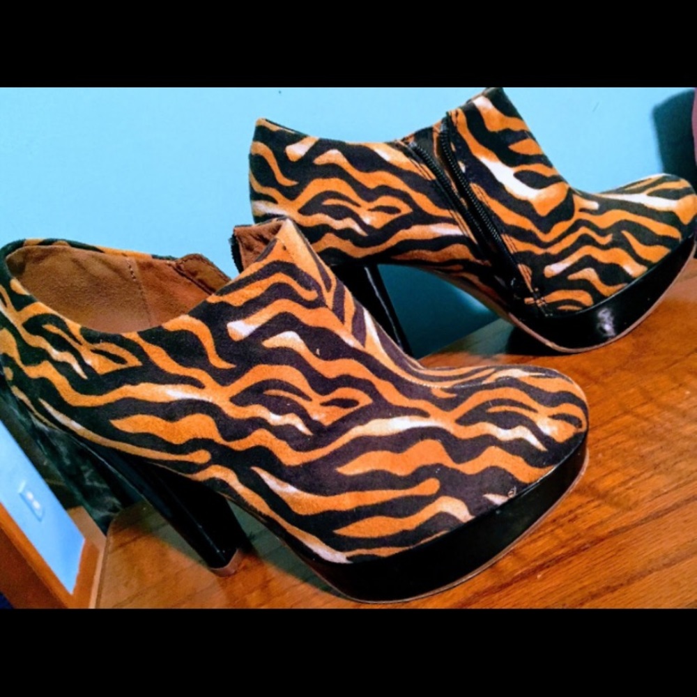 Leopard print boot heels